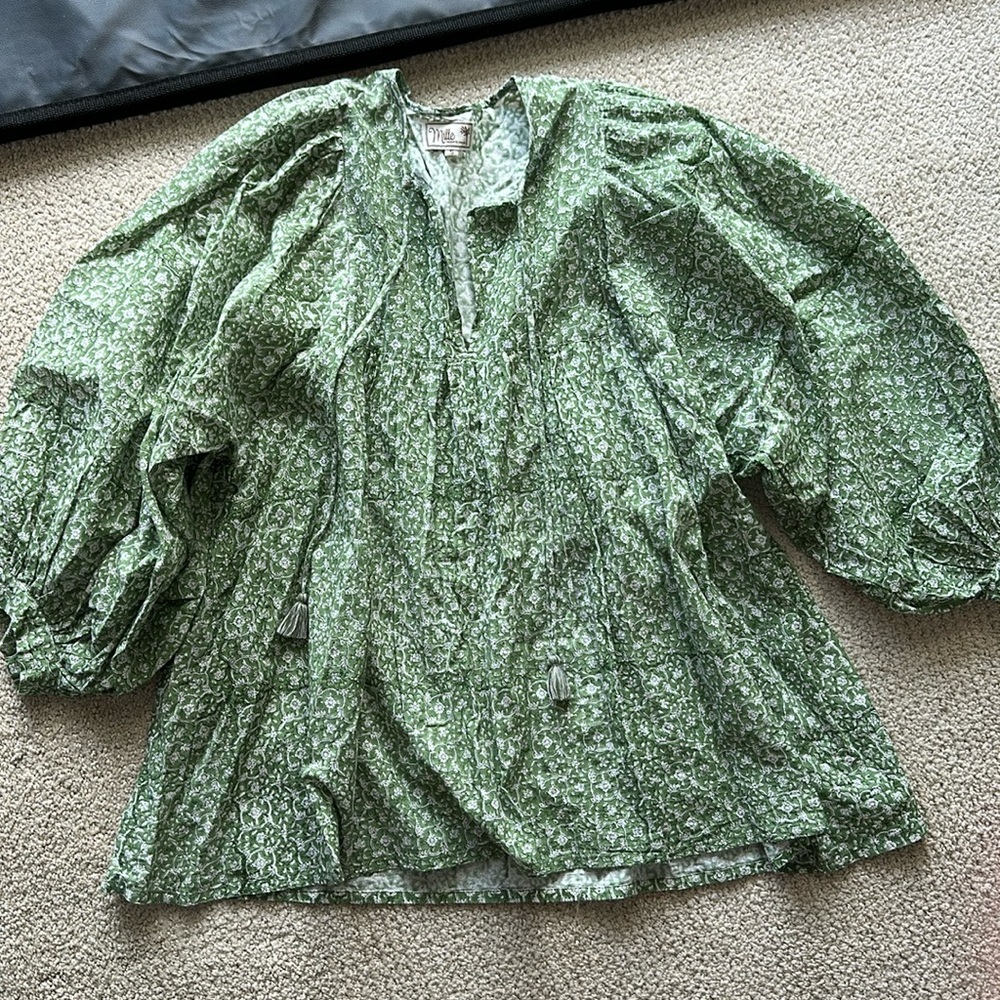 Mille blouse size small